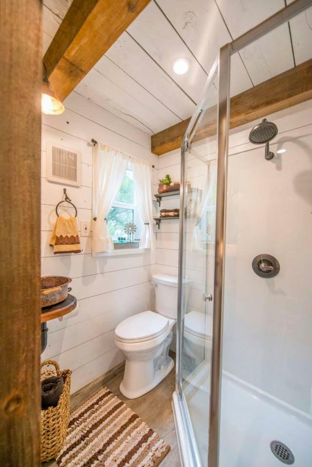 Cozy Cabin Little Red Hen 12 Min To Magnolia 韦科 外观 照片