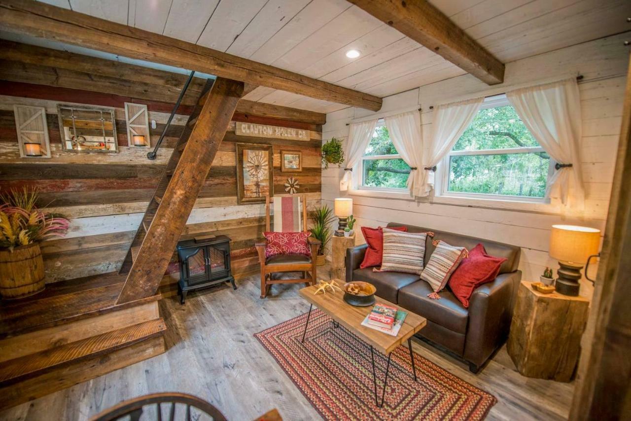 Cozy Cabin Little Red Hen 12 Min To Magnolia 韦科 外观 照片