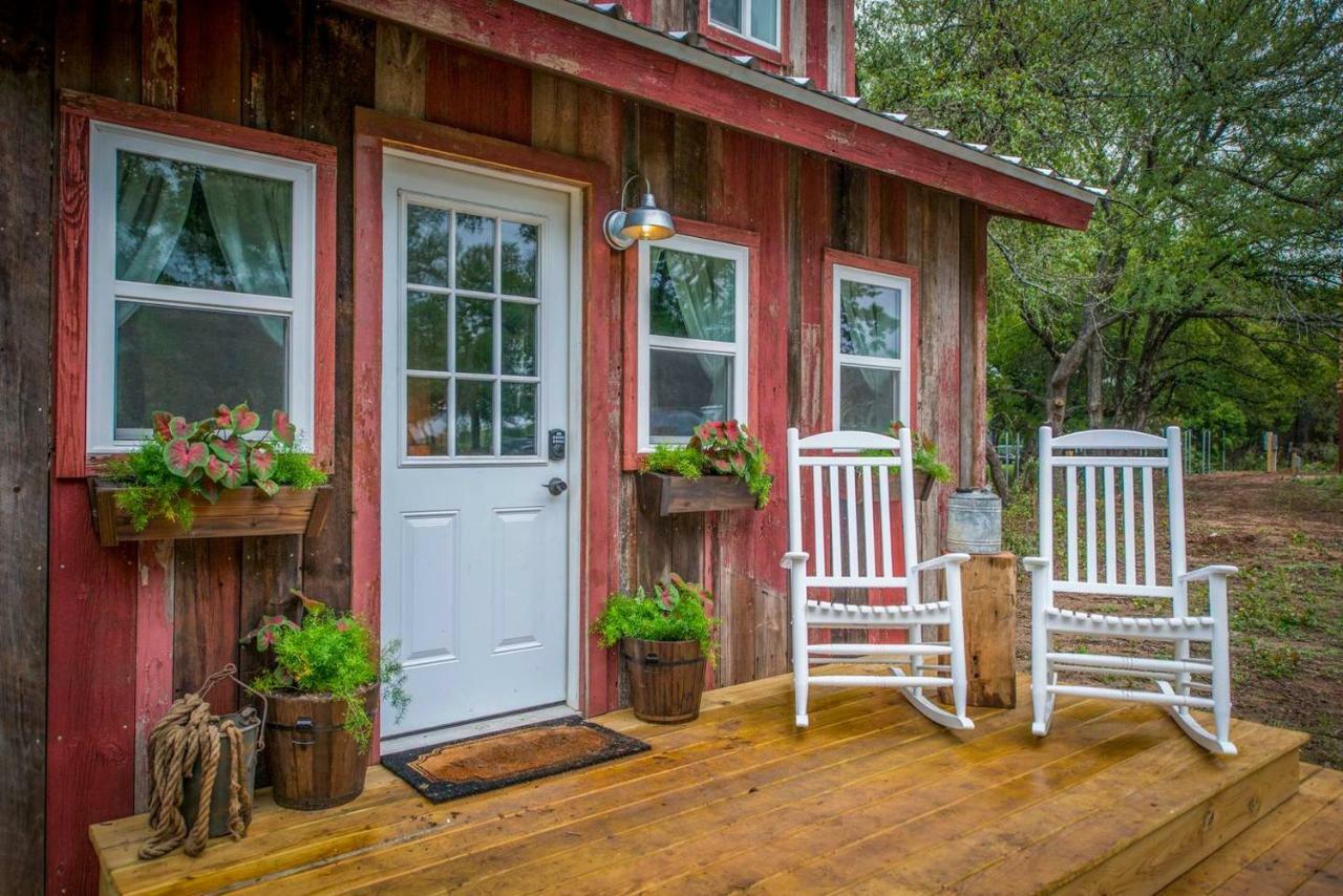 Cozy Cabin Little Red Hen 12 Min To Magnolia 韦科 外观 照片